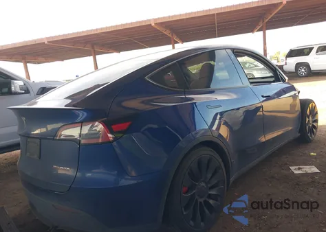 2023 Tesla Model Y Performance Dual Motor All-Wheel Drive z USA, uszkodzony, nr VIN 7SAYGDEF9PF709592